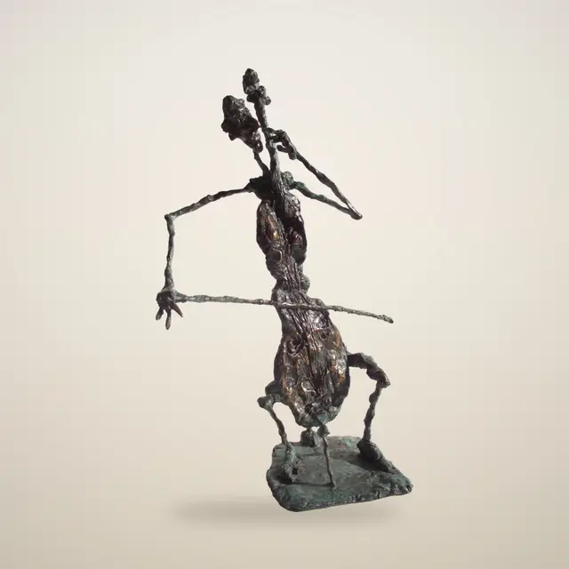 大提琴手 – Ernő Tóth 的青铜雕塑作品