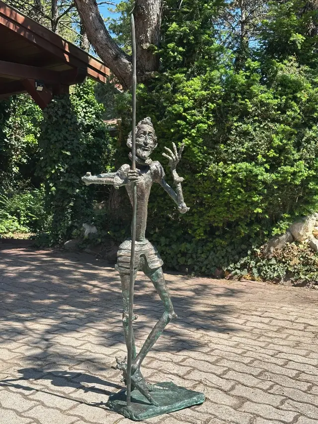 Don Quixote (garden statue) – 4
