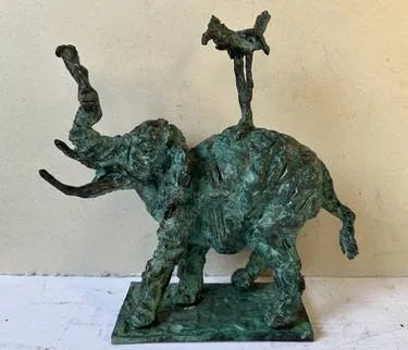 Elephant with bird – Ernő Tóth
