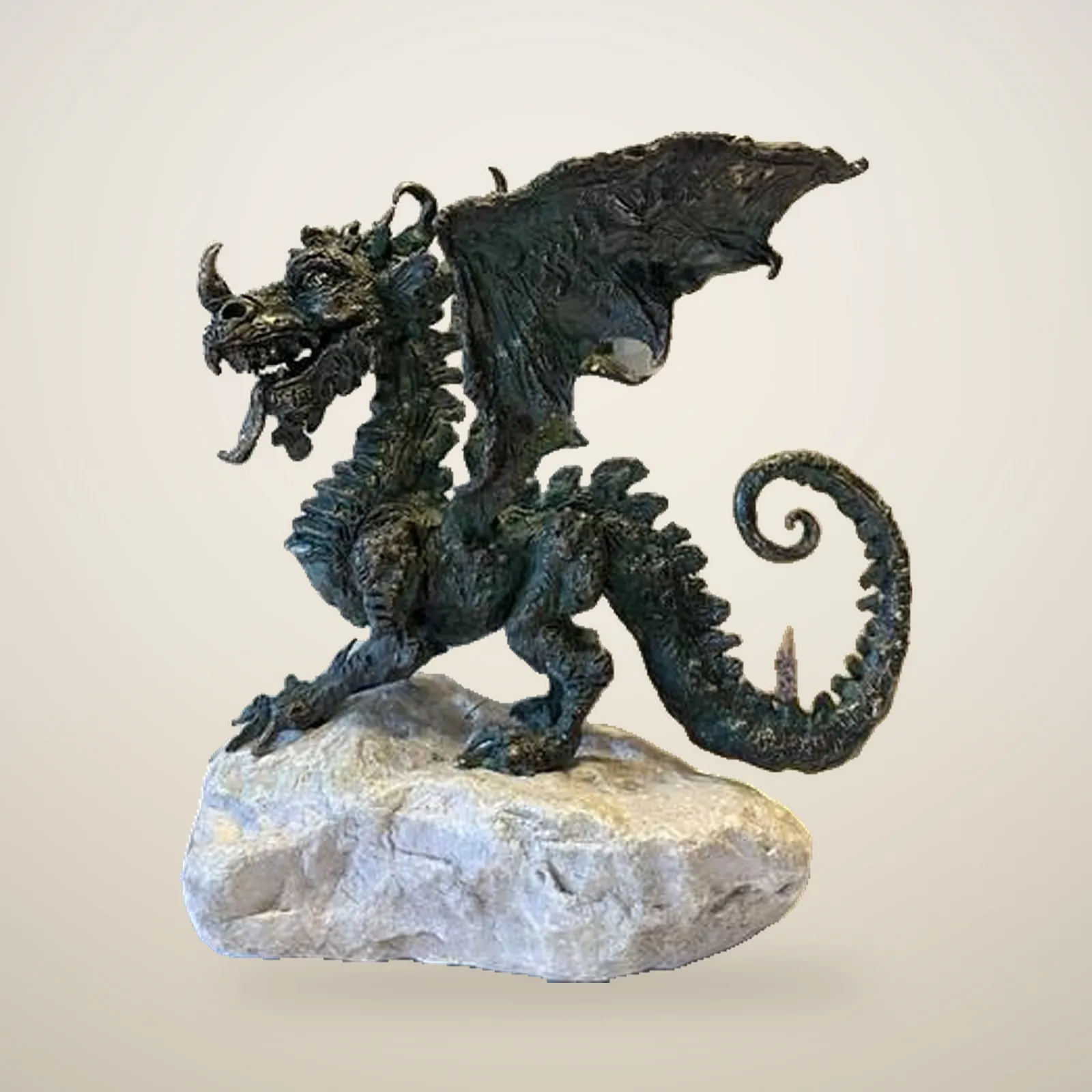 Zum Vergrößern darüberfahren, für die Vollbildansicht klicken Drache – Ernő Tóth