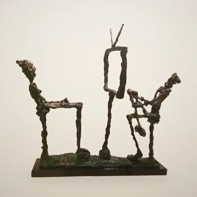 太空力量 – Ernő Tóth 的青铜雕塑作品