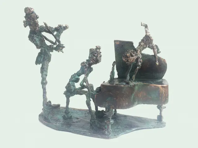 Mozart and Salieri (Charivari) – bronze sculpture by Ernő Tóth