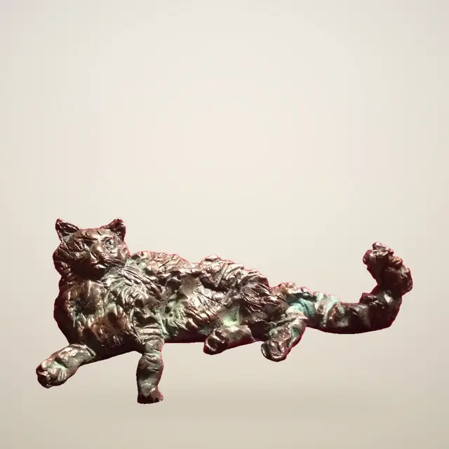 坐在窗边的猫 – Ernő Tóth 的青铜雕塑作品