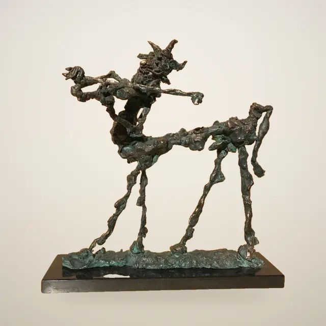 半人马 – Ernő Tóth 的青铜雕塑作品