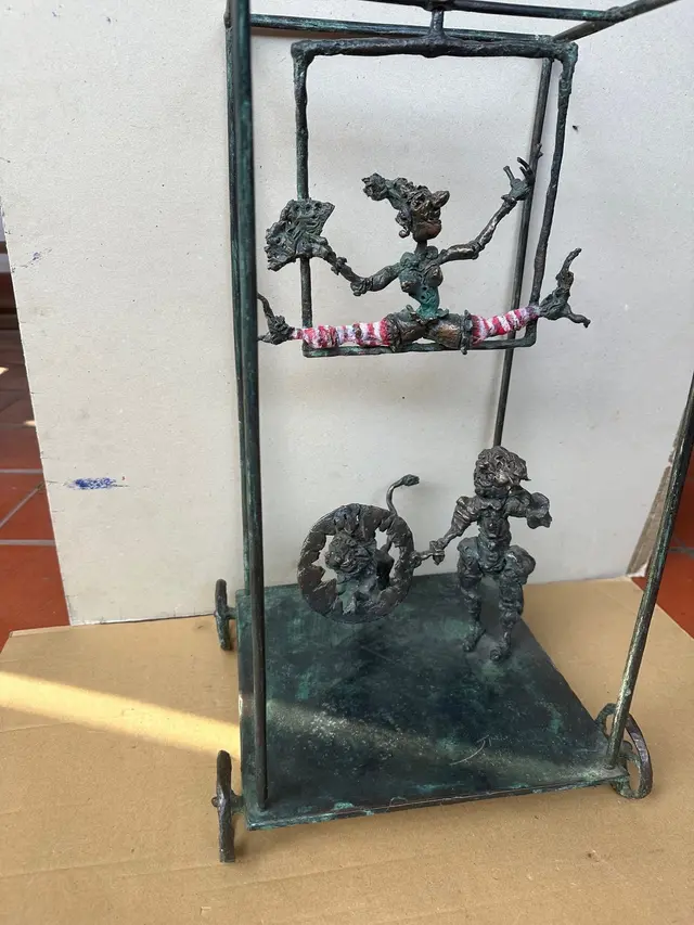 Trapeze Artist in the Cage – 2