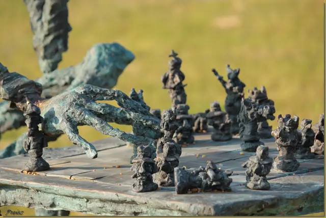 Bronze sculpture group – bronze sculpture by Ernő Tóth